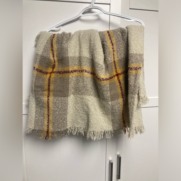 Scarf - Picture 1 of 1